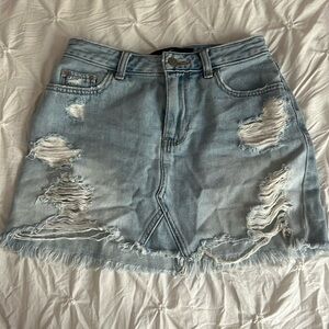 Holister high rise women’s Jean skirt
